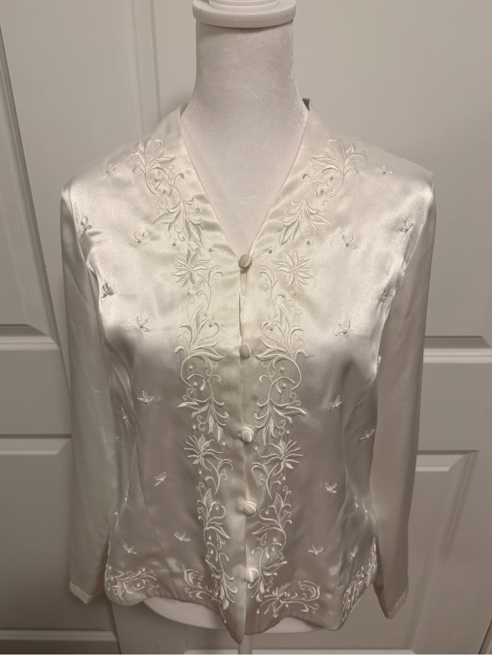 Laura Scott white blouse